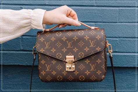 difference between fake louis vuitton bag and real|louis vuitton bag scam.